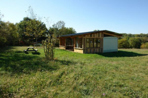 Mobile Home auf Campingplatz mit Naturbadesee